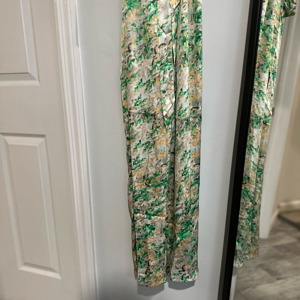 NWT” Gorgeous “ Floral Jumpsuit - Picture 3 of 13